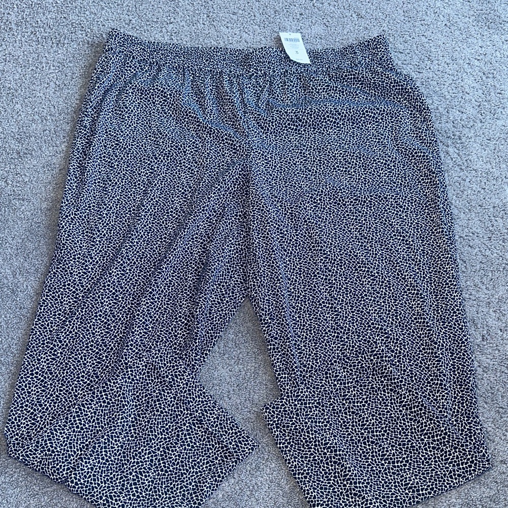 Chico’s Black and White Patterned ankle Pants